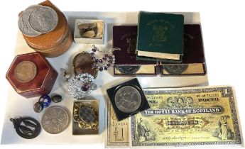 A Selection of silver crowns, coins, two Scottish bank notes and various items of jewellery; Four