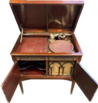 Vintage Unolla windup gramophone; Fitted Mahogany cabinet. Two opening doors to reveal speaker and