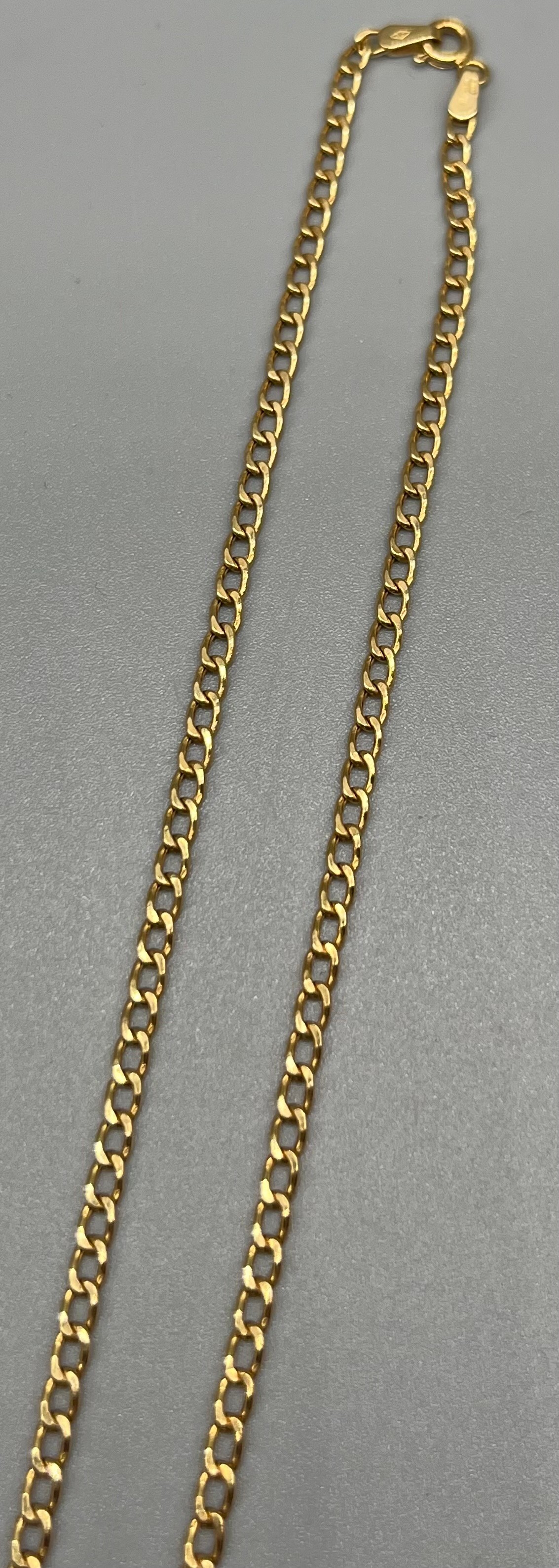 9ct yellow gold curb necklace. [2.91 grams] [27cm drop] - Image 3 of 3