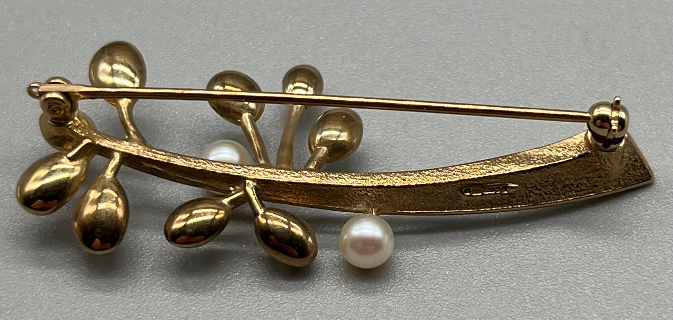 Edinburgh 9ct yellow gold tree shaped brooch fitted with two pearls. [5.86grams] [5cm in length] - Image 2 of 2
