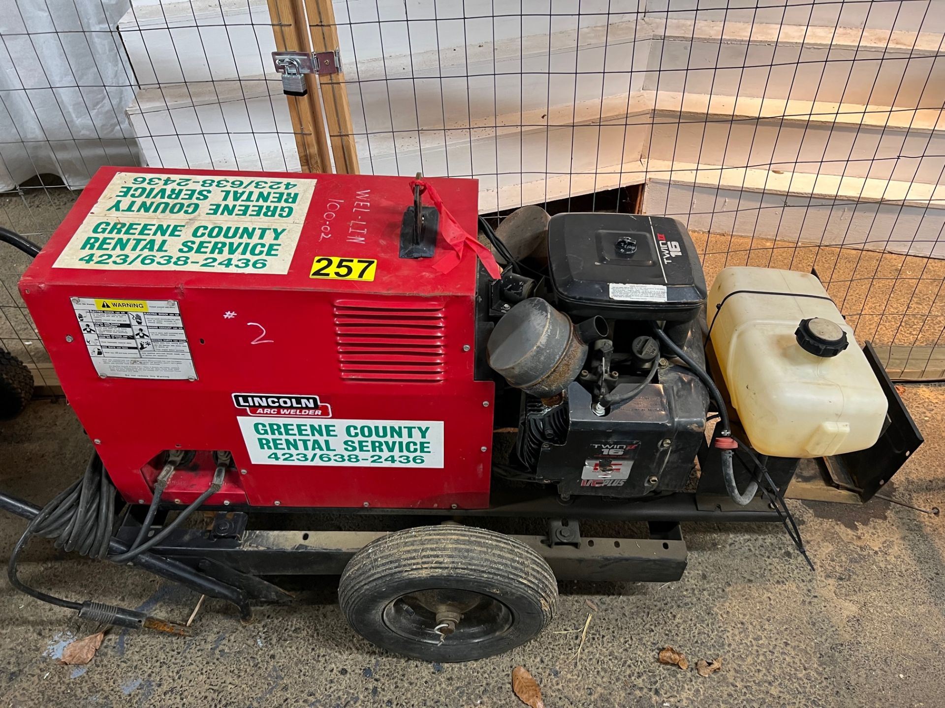 Lincoln Arc Welder WeldaPower 225 G7, Gas Engine w/ Towable Cart