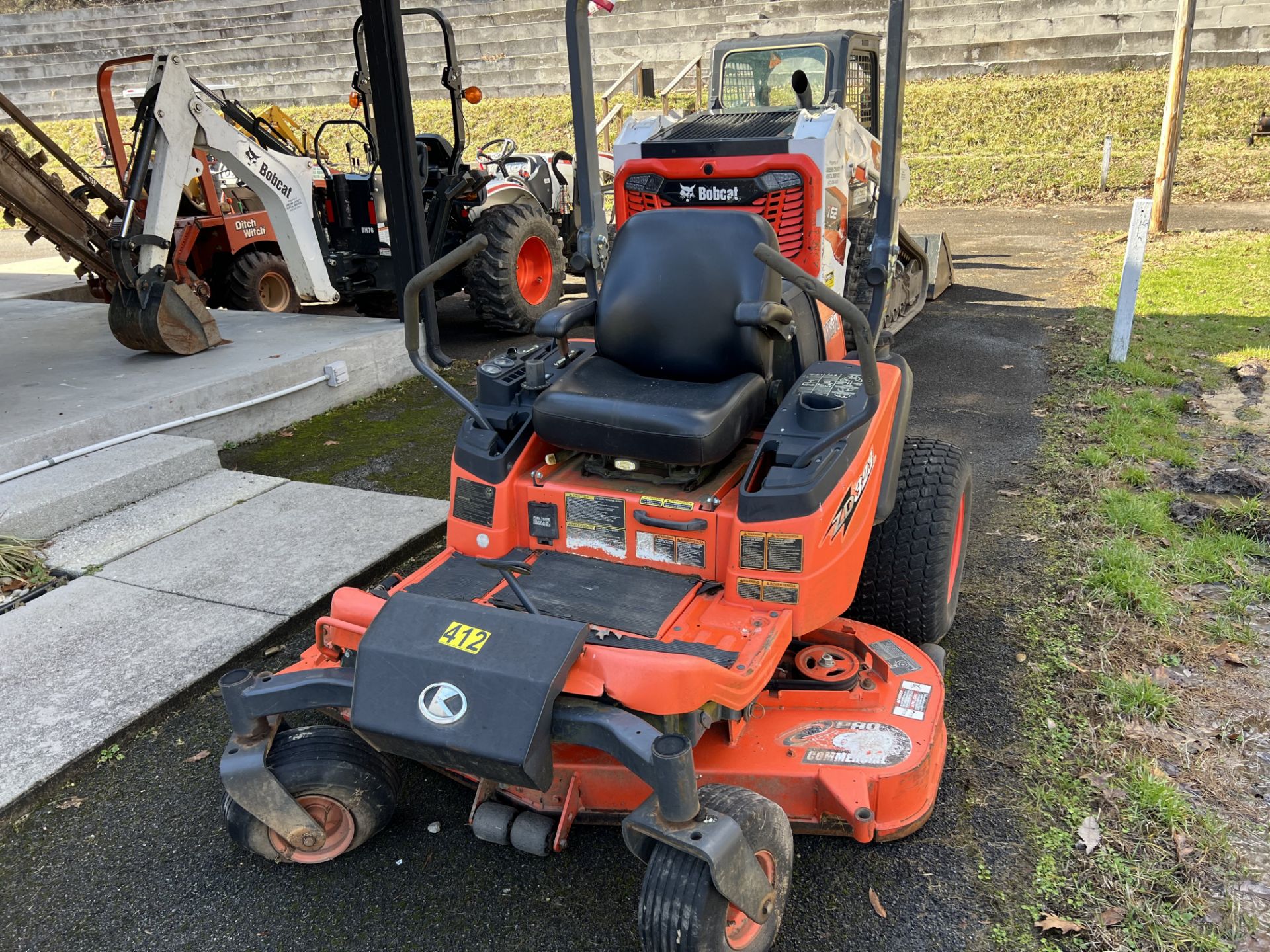 Kubota ZD323 Zero Turn Commercial Mower, 3 Cylinder Diesel, Hydrostatic Trans., 60" Cutting Deck,