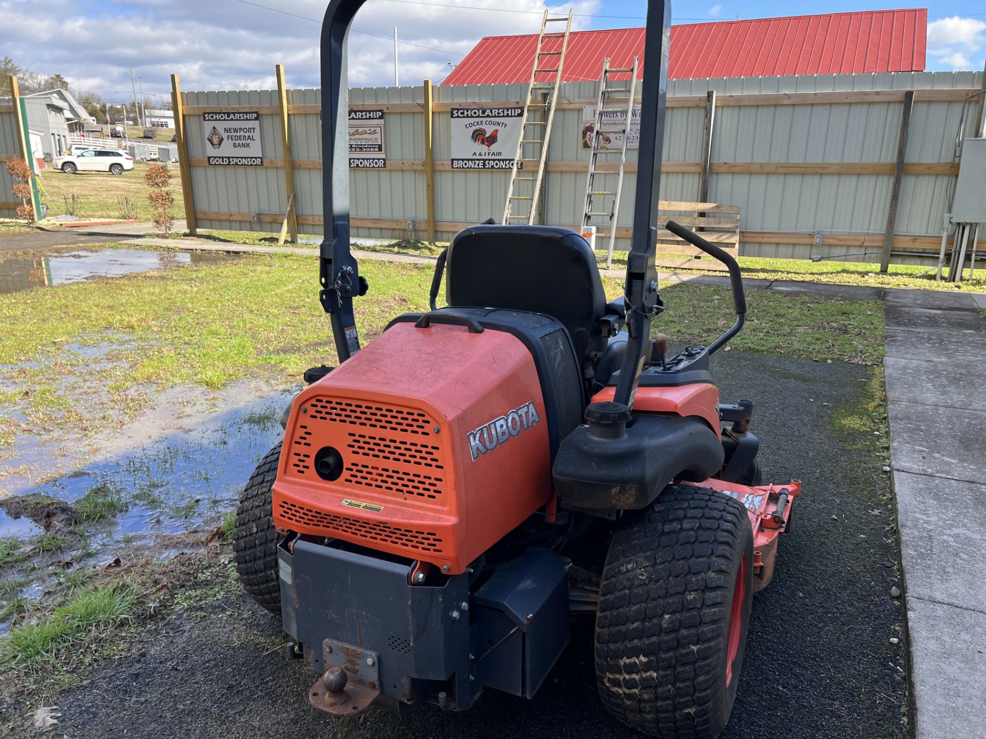 Kubota ZD323 Zero Turn Commercial Mower, 3 Cylinder Diesel, Hydrostatic Trans., 60" Cutting Deck, - Image 2 of 3