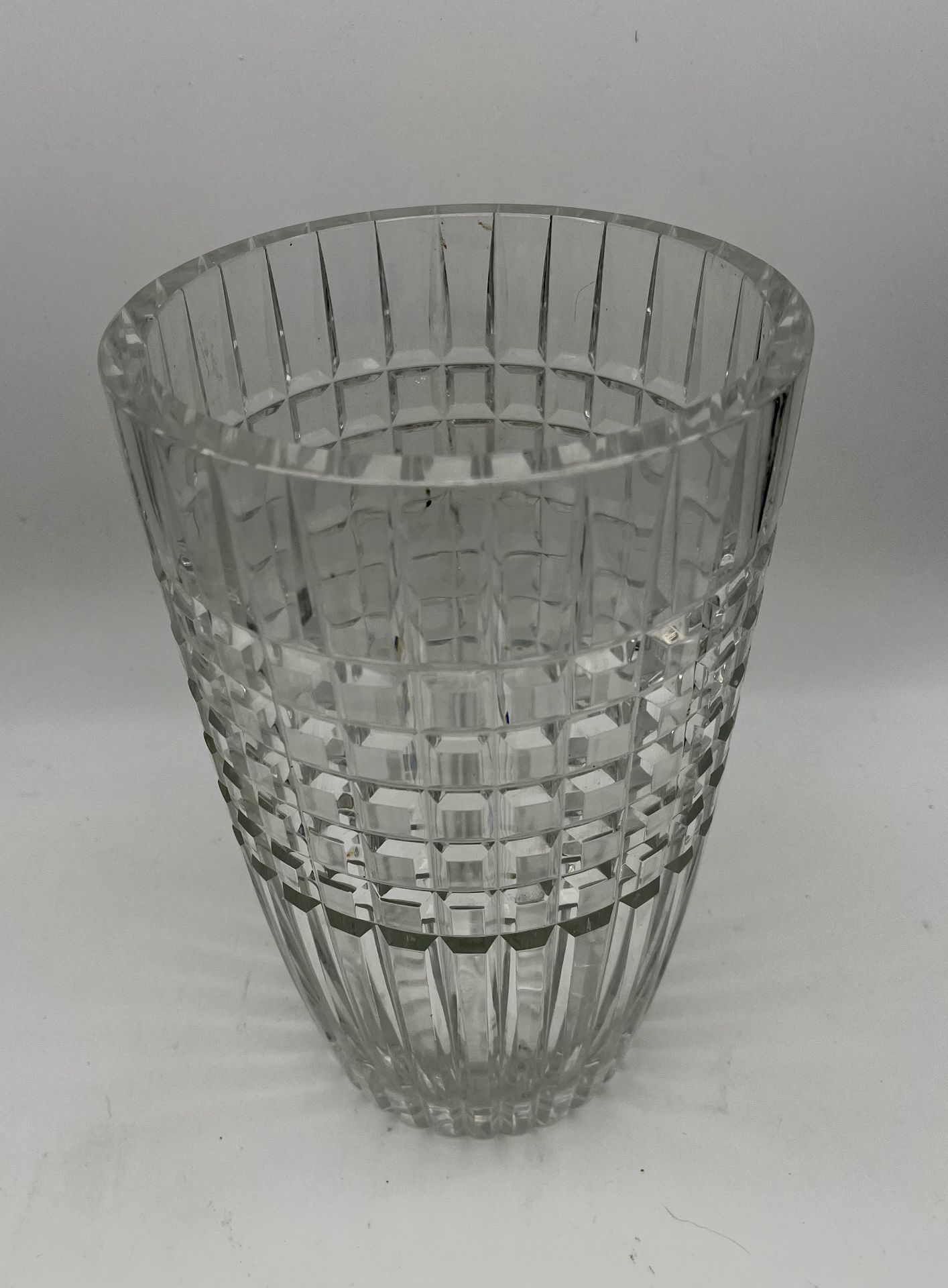 Grand vase en cristal taillé (non signé) - Image 2 of 2