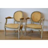 Paire de fauteuils médaillons style Louis XVI