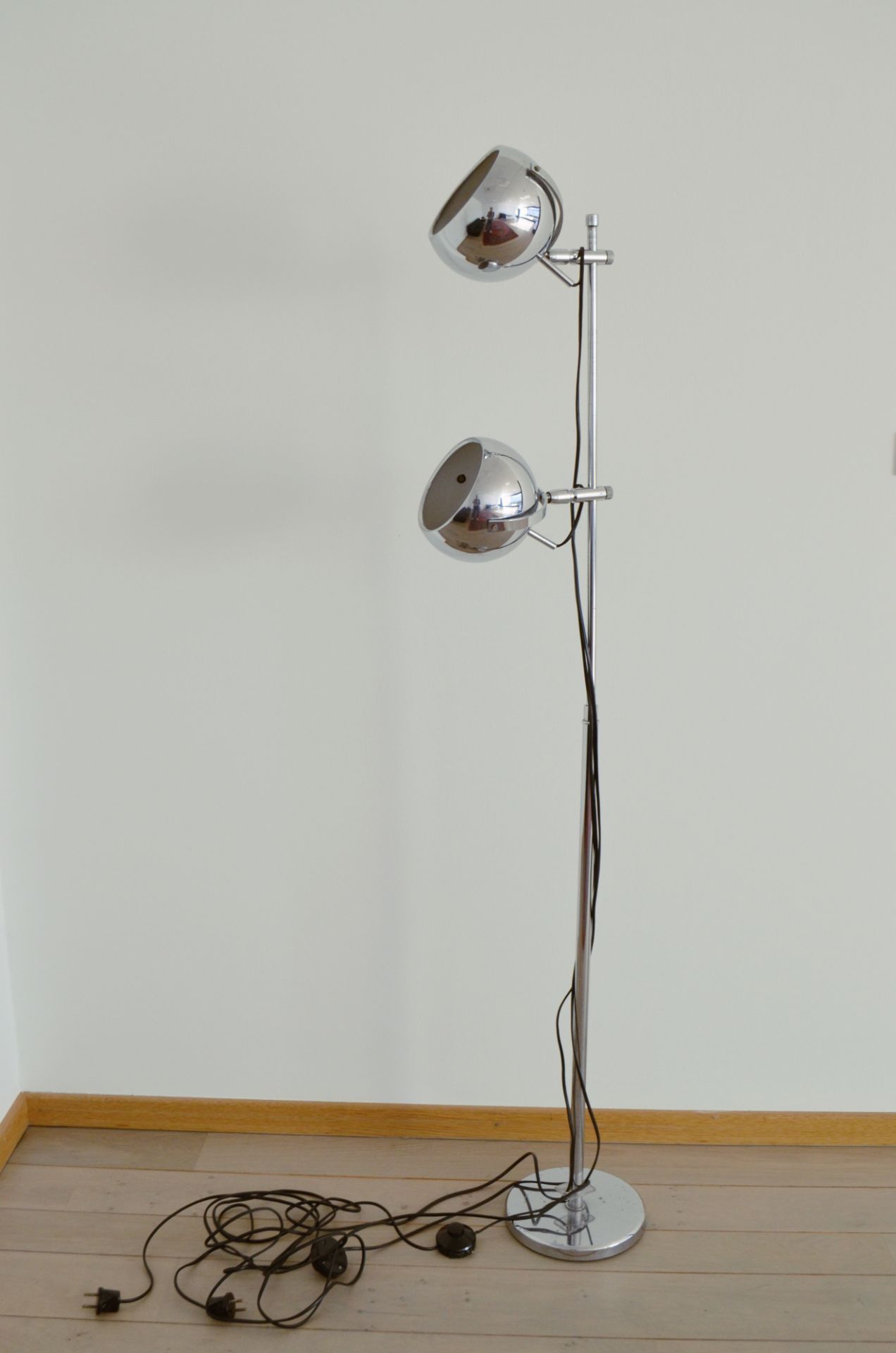 Lampadaire Eyeball Vintage à deux feux orientables et réglables en hauteur 