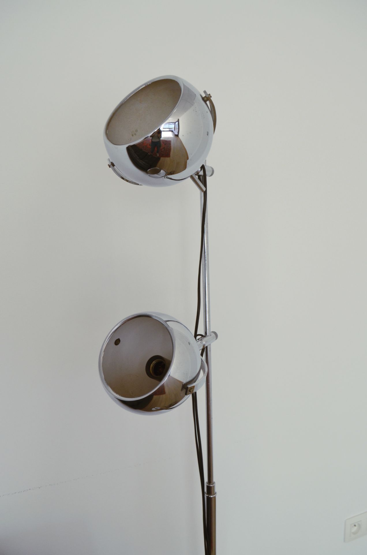Lampadaire Eyeball Vintage à deux feux orientables et réglables en hauteur  - Image 2 of 2