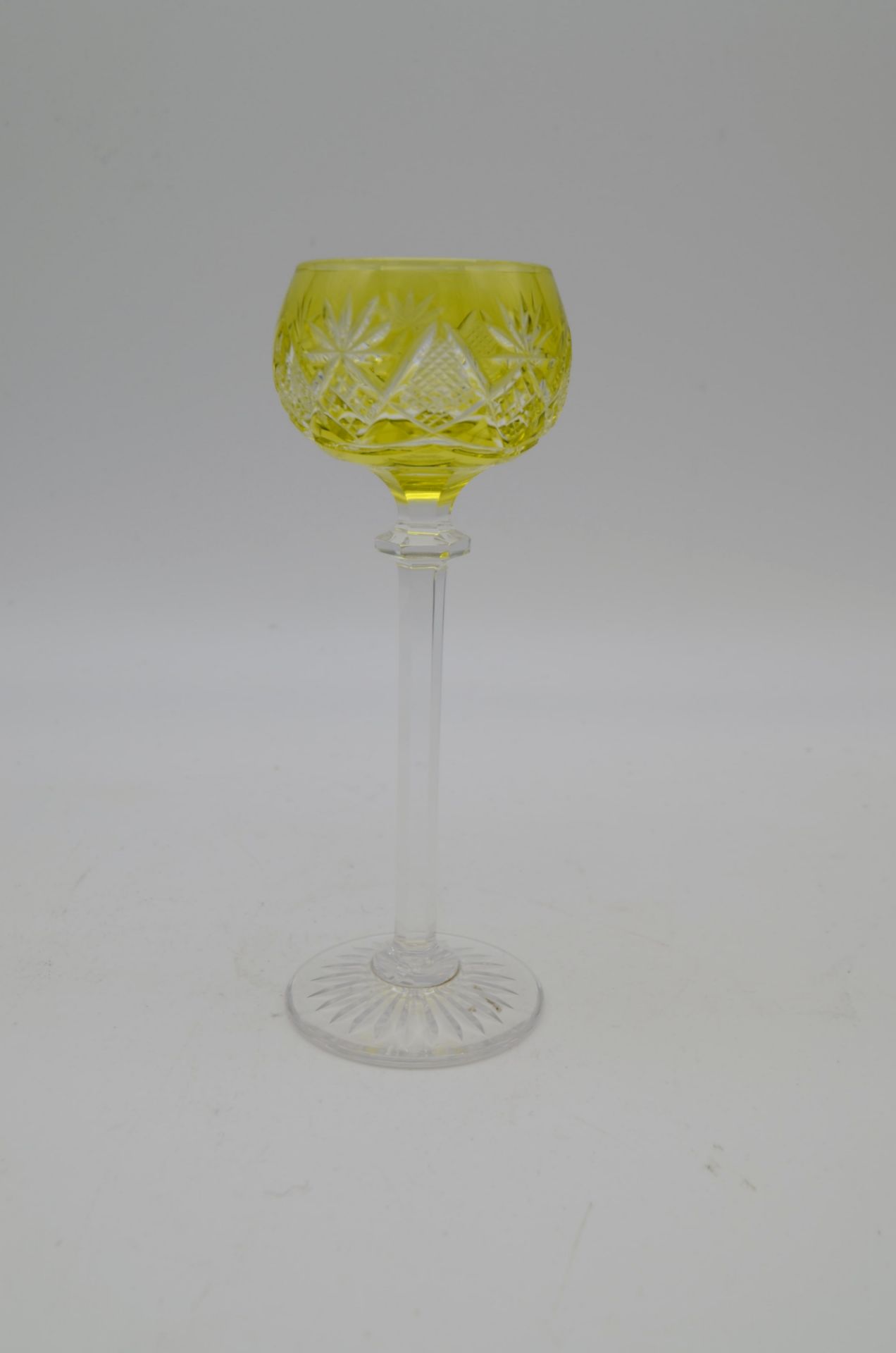 Lot de 6 verres en cristal taillé coloré Val Saint Lambert - Image 3 of 6