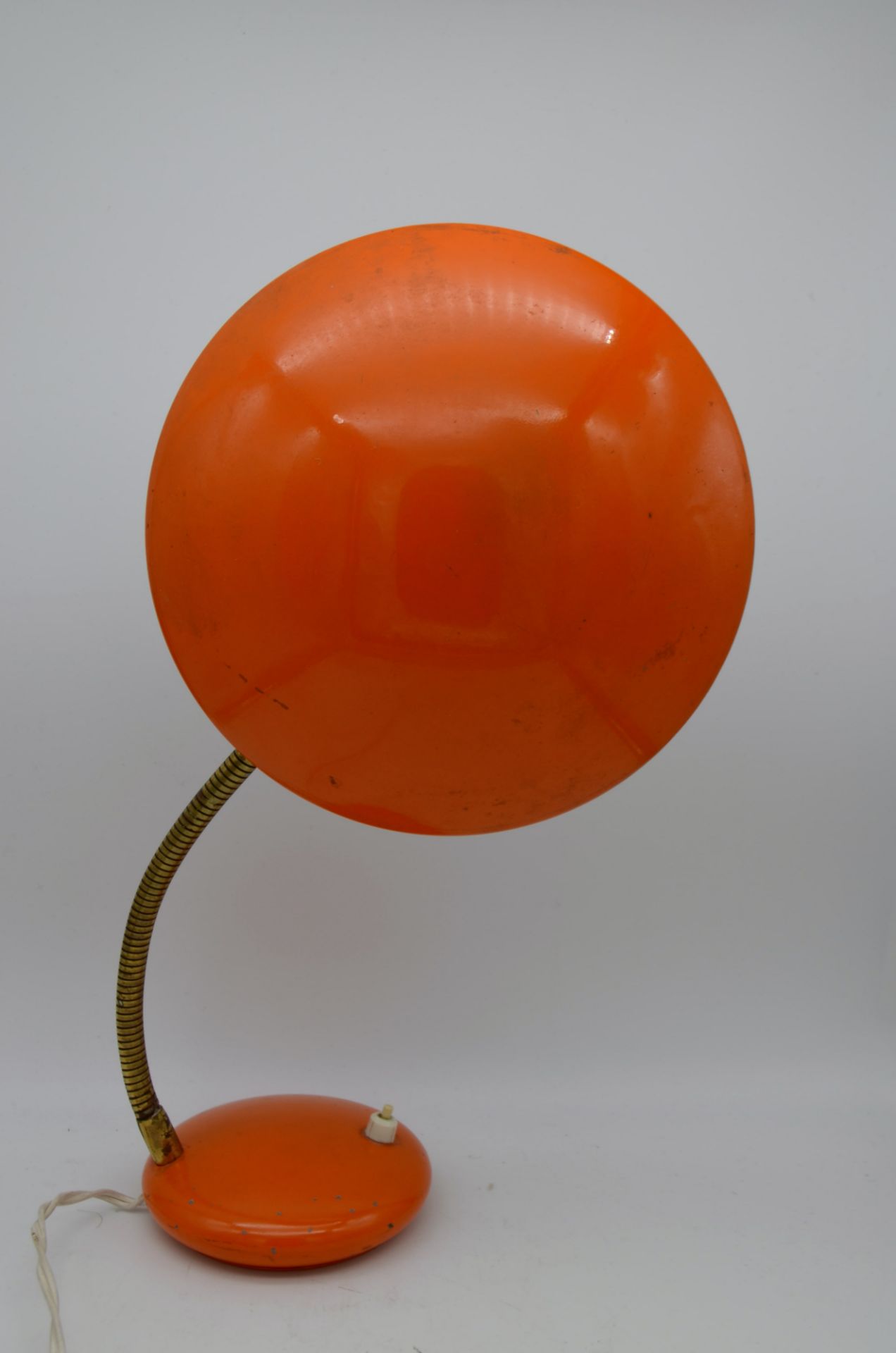 Lampe de Bureau Soucoupe Orange Pop, tige réglable en laiton doré années 1960