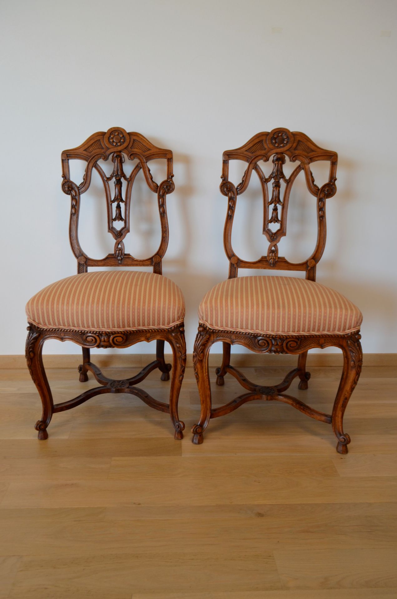 Paire de chaise sculpté style régence