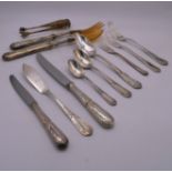 Set de couvert en métal argenté (123pc)