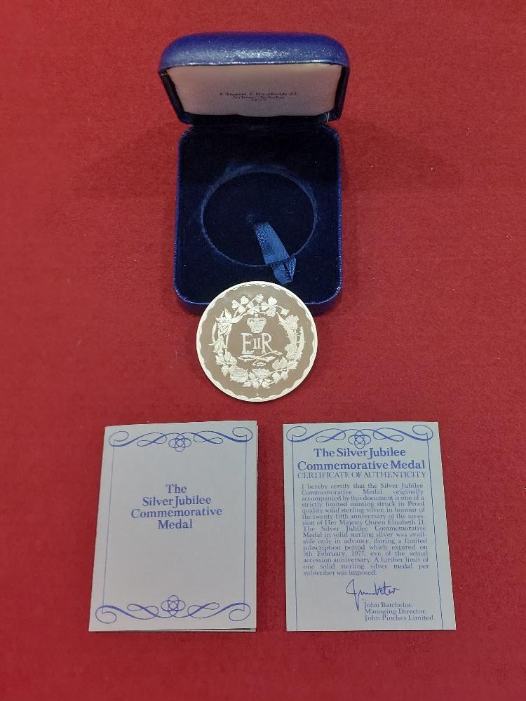 John Pinches Silver Jubilee for Royal society of British Sculptures 1977 silver medal 5817 issued