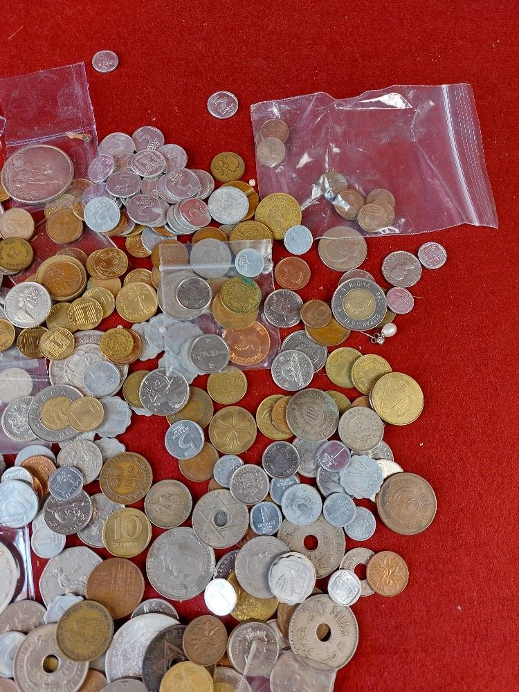 Box of mixed coins - Image 4 of 4
