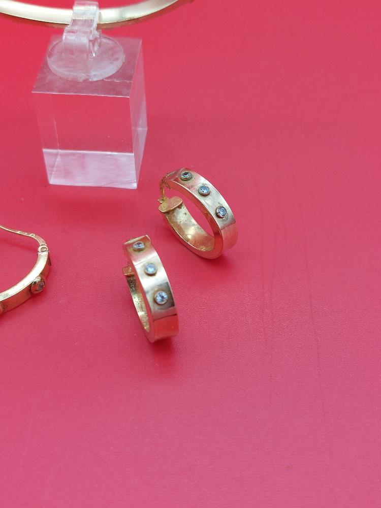 9ct gold Bracelet and 2 sets of earrings with diamonds. Weight 12.5 grams - Image 2 of 4