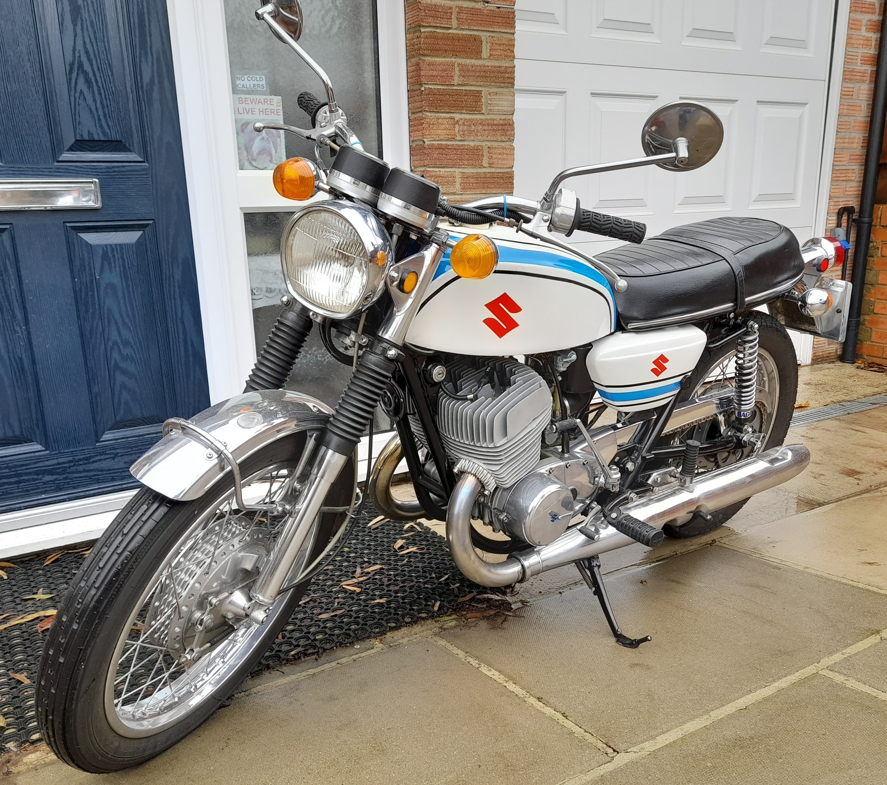 1971 Suzuki T500 two stroke motorbike. MOT exempt. Excellent runner