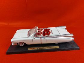 Maisto 1959 Cadillac Eldorado Biarritz. Scale 1:18.