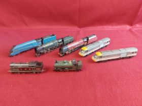 Collection of Hornby 00 gauge Engines. Including Mallard 4468.