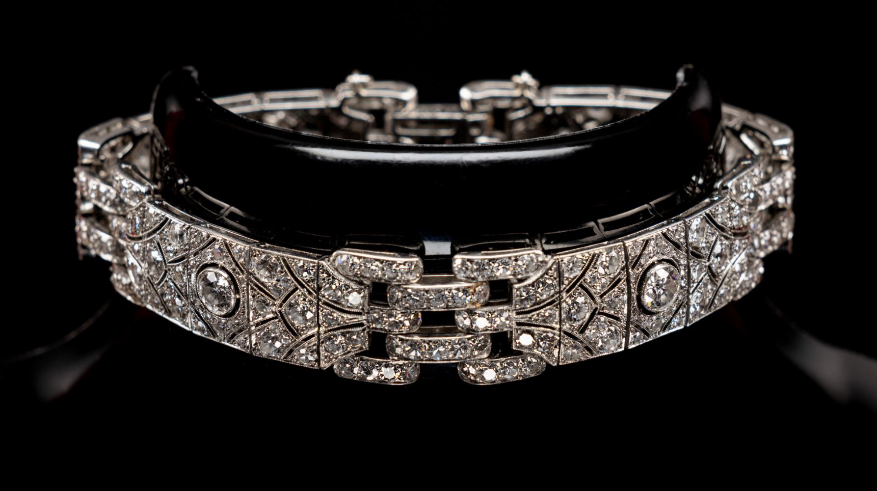 Specialist Jewellery, Gold, Watches, Antiques and Collectables Auction
