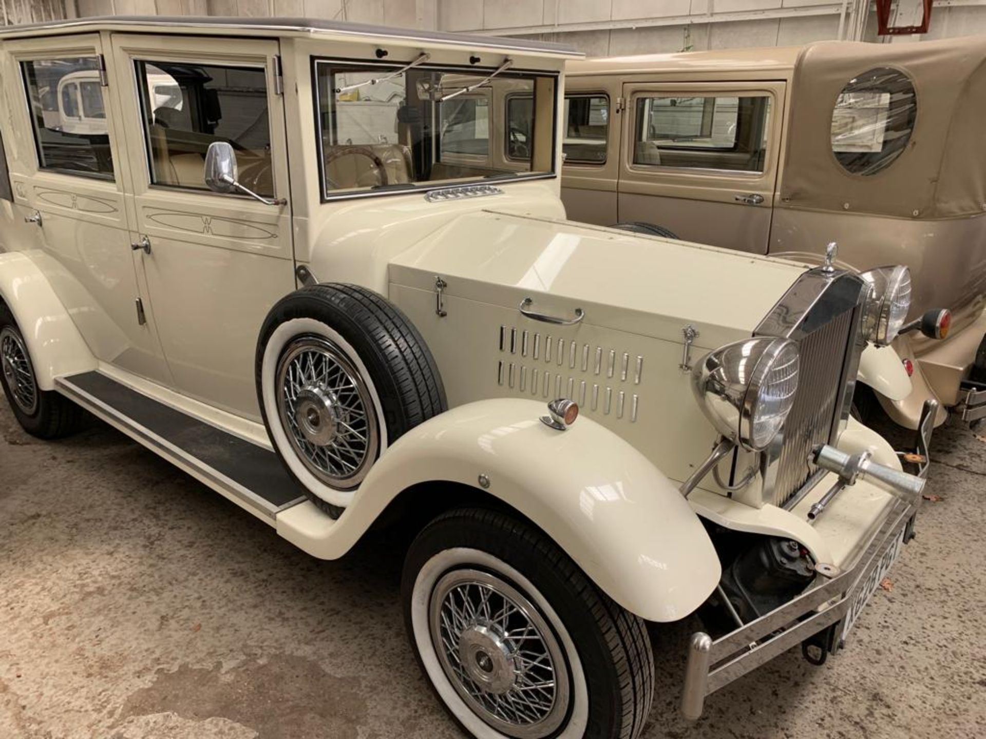 Imperial Viscount Vintage Replica Car (Pearl White) - VAT Qualifying - Bild 14 aus 18