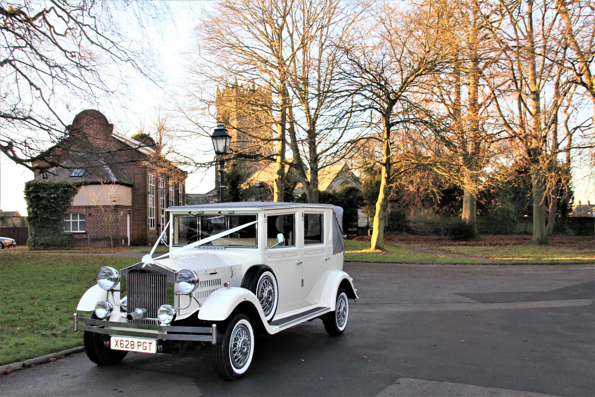 Imperial Viscount Vintage Replica Car (Pearl White) - VAT Qualifying - Bild 4 aus 18