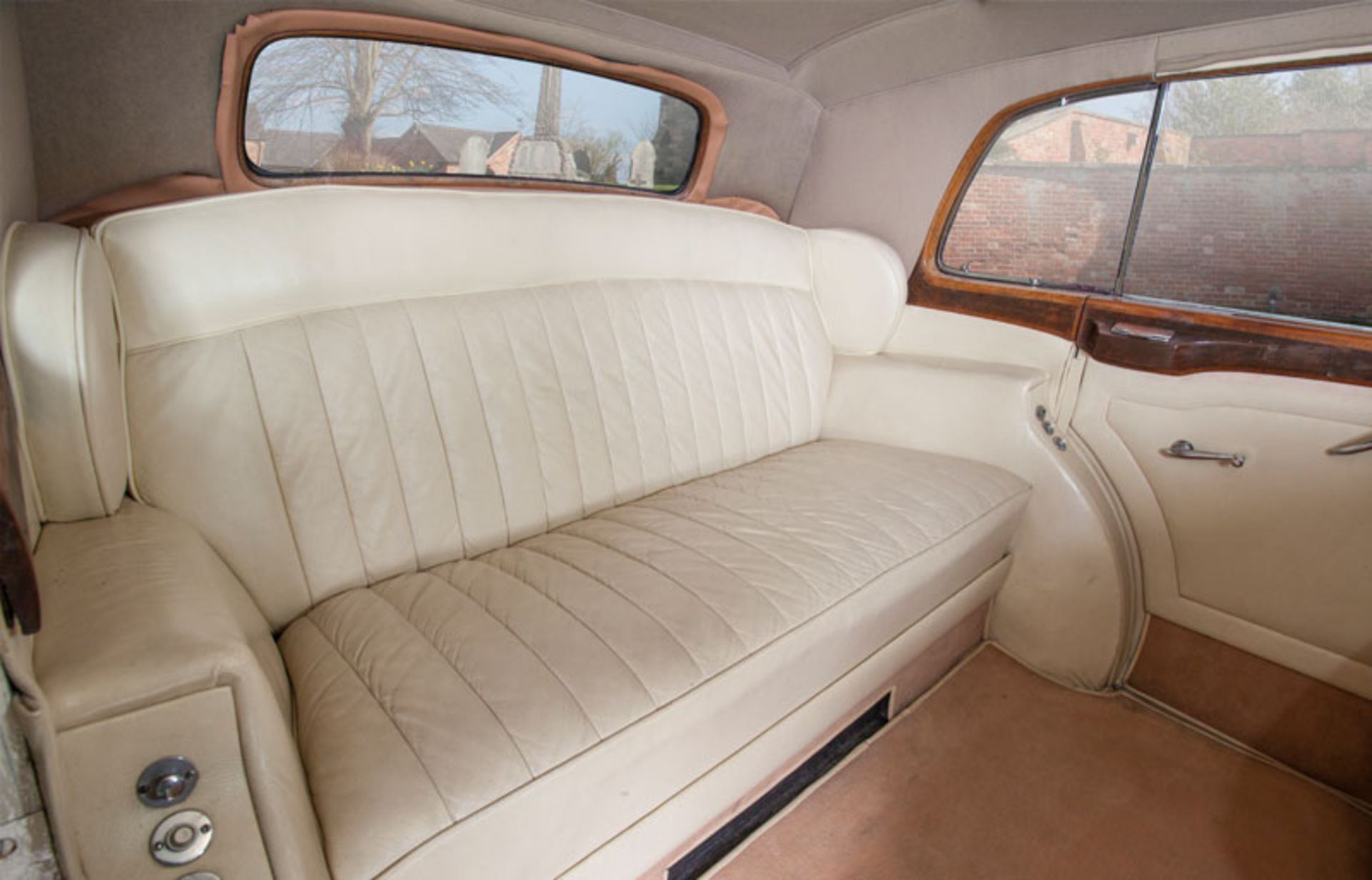(1948) Rolls Royce Pre-War Wraith, 6 Passenger Limousine (Ivory) - NO VAT - Image 4 of 8