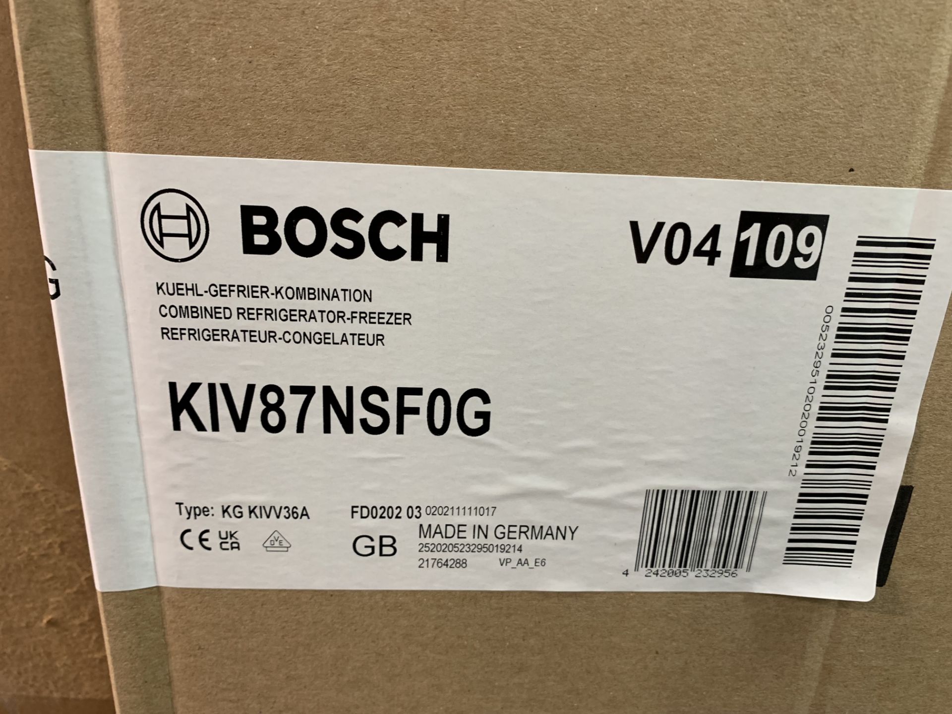 New & Boxed Bosch Integrated Fridge Freezer - Image 2 of 2