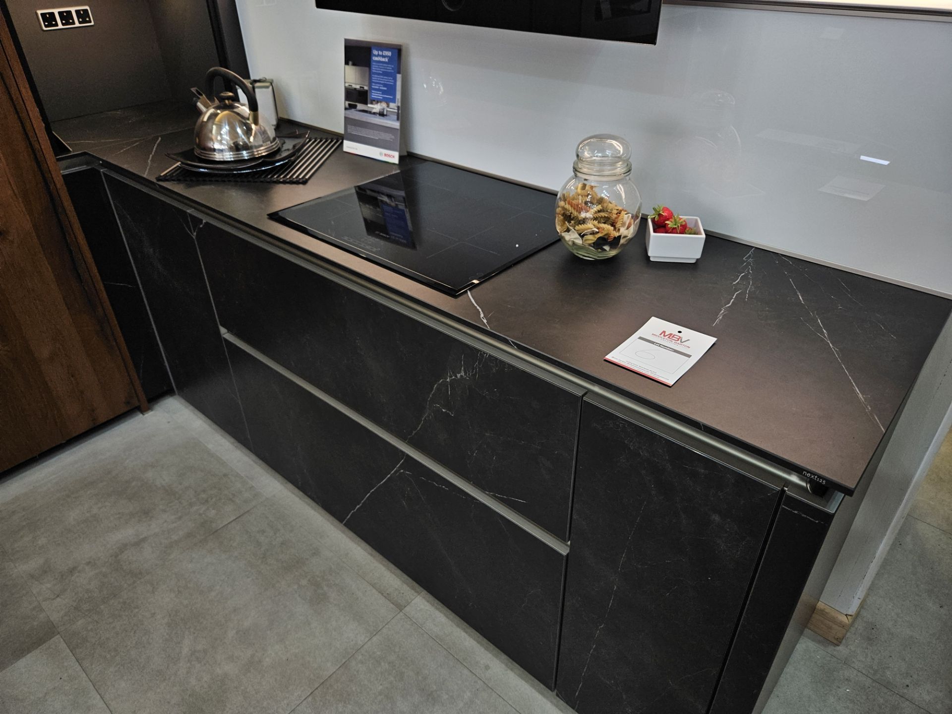 Display kitchen comprising black marble effect base unit cupboards and drawers - Image 6 of 9