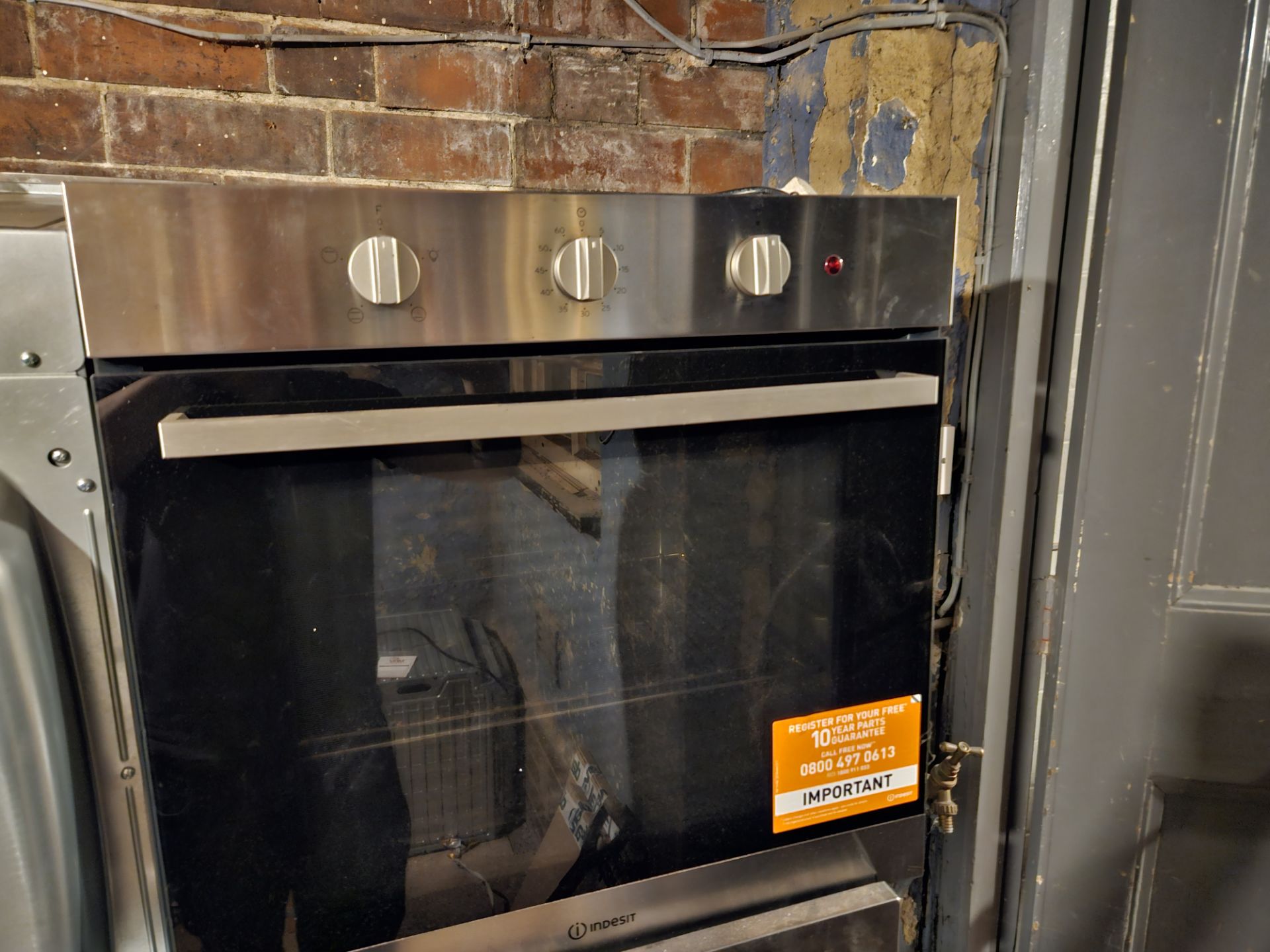 Indesit Integrated Oven (ex-replacement, item has been used)