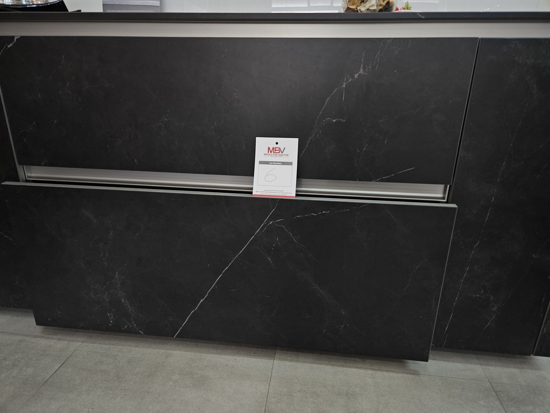 Display kitchen comprising black marble effect base unit cupboards and drawers - Image 3 of 9