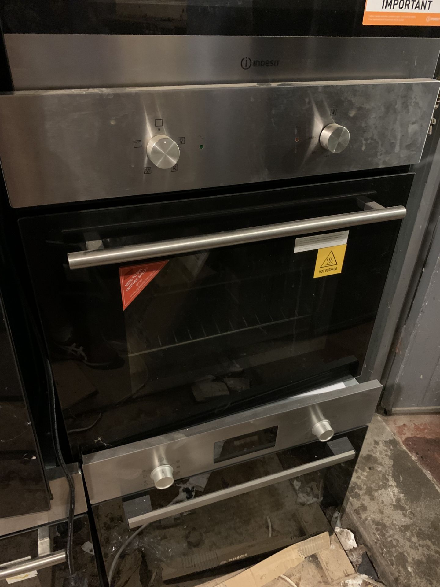 Indesit Integrated Oven (ex-replacement, item has been used) - Image 2 of 3