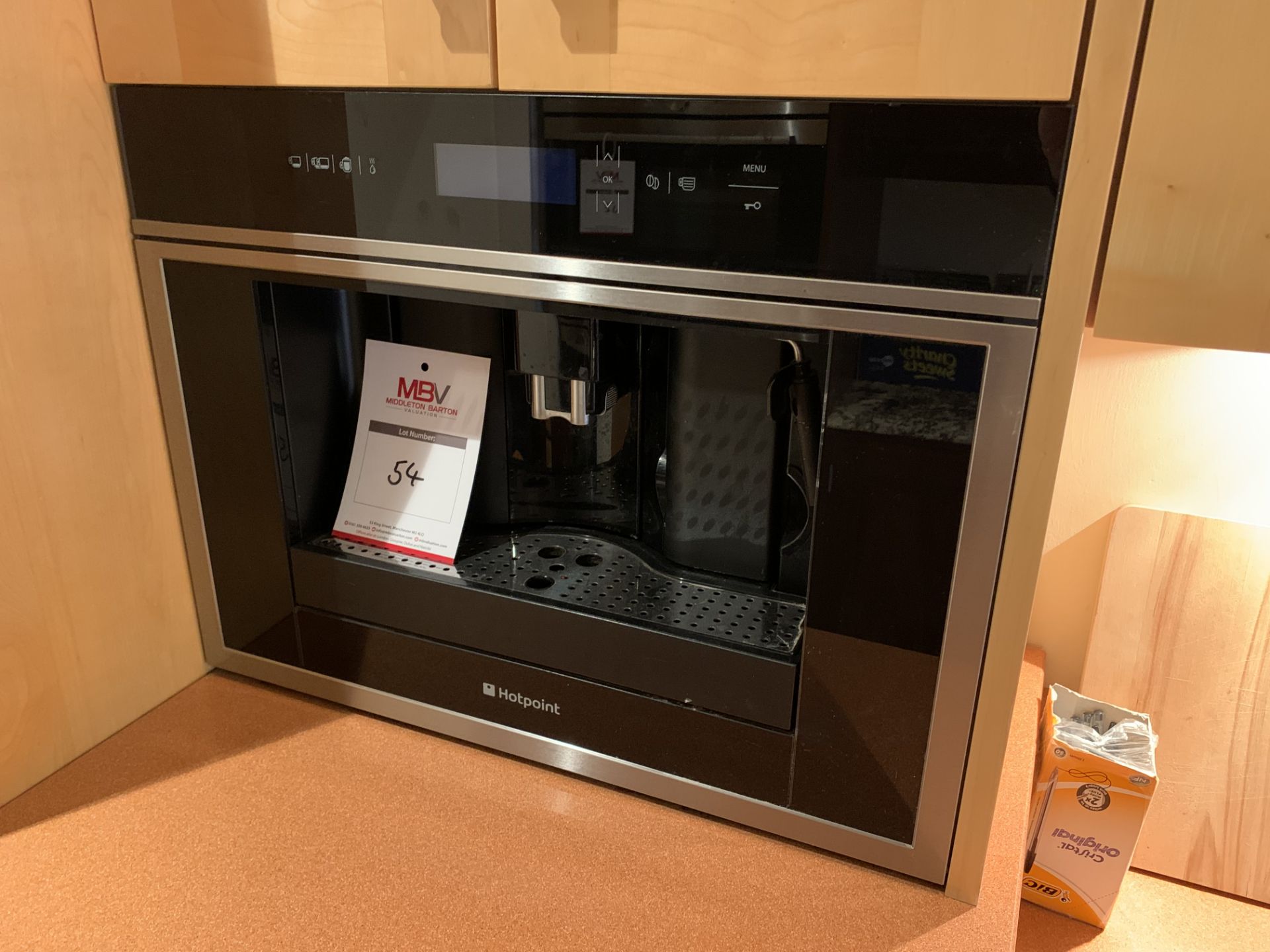 Ex-Dsiplay Hotpoint integrated coffee machine
