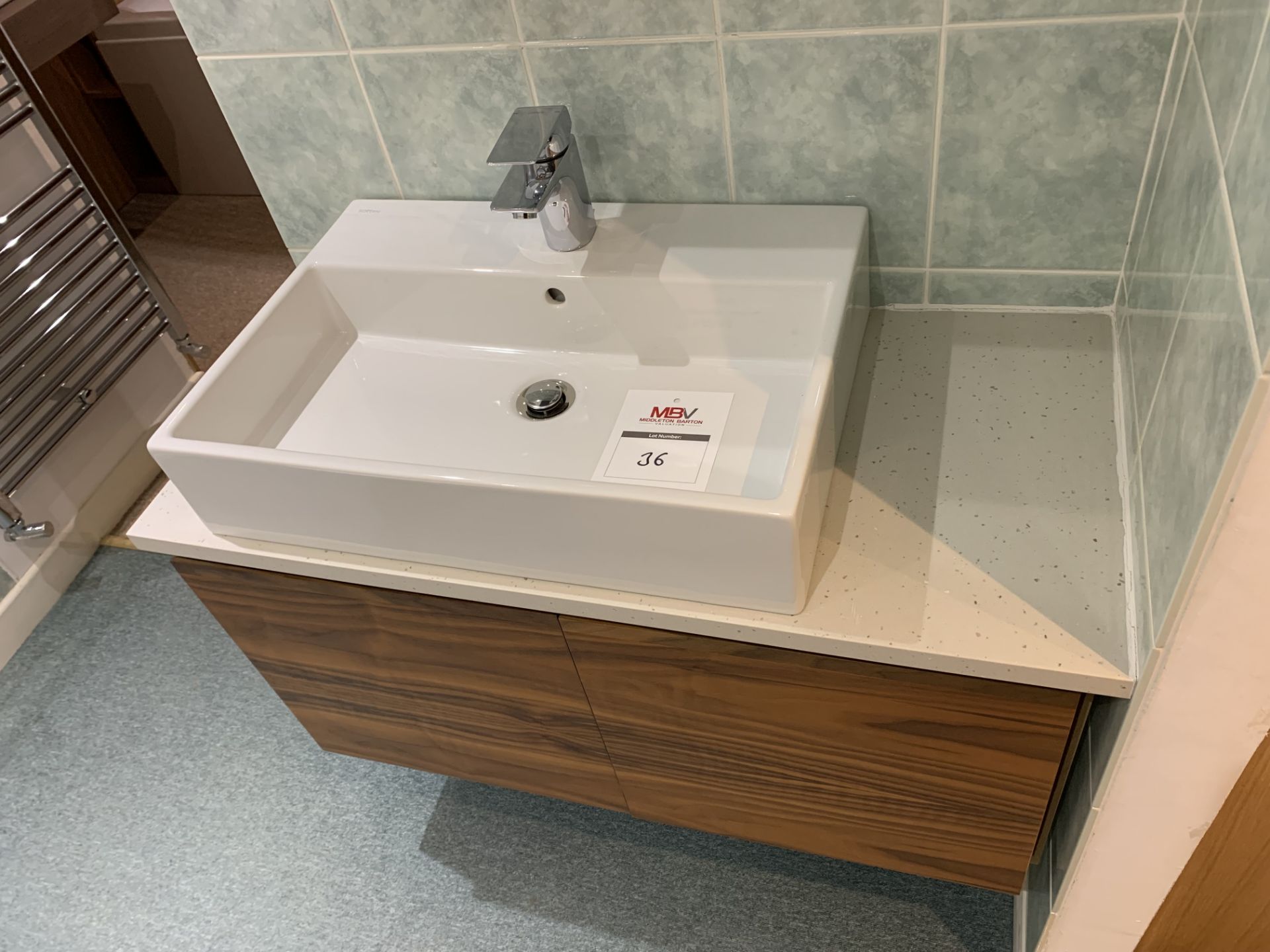 Display bathroom sink and floating pedestal