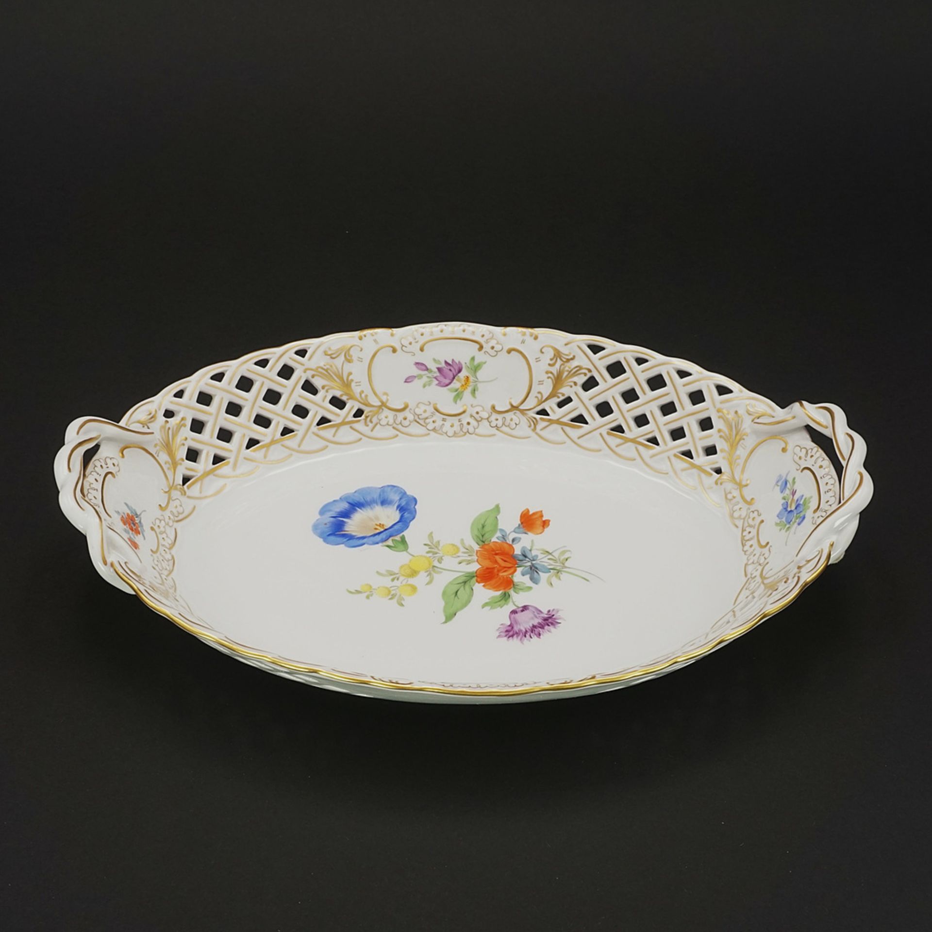 Meissen bowl with flower painting 