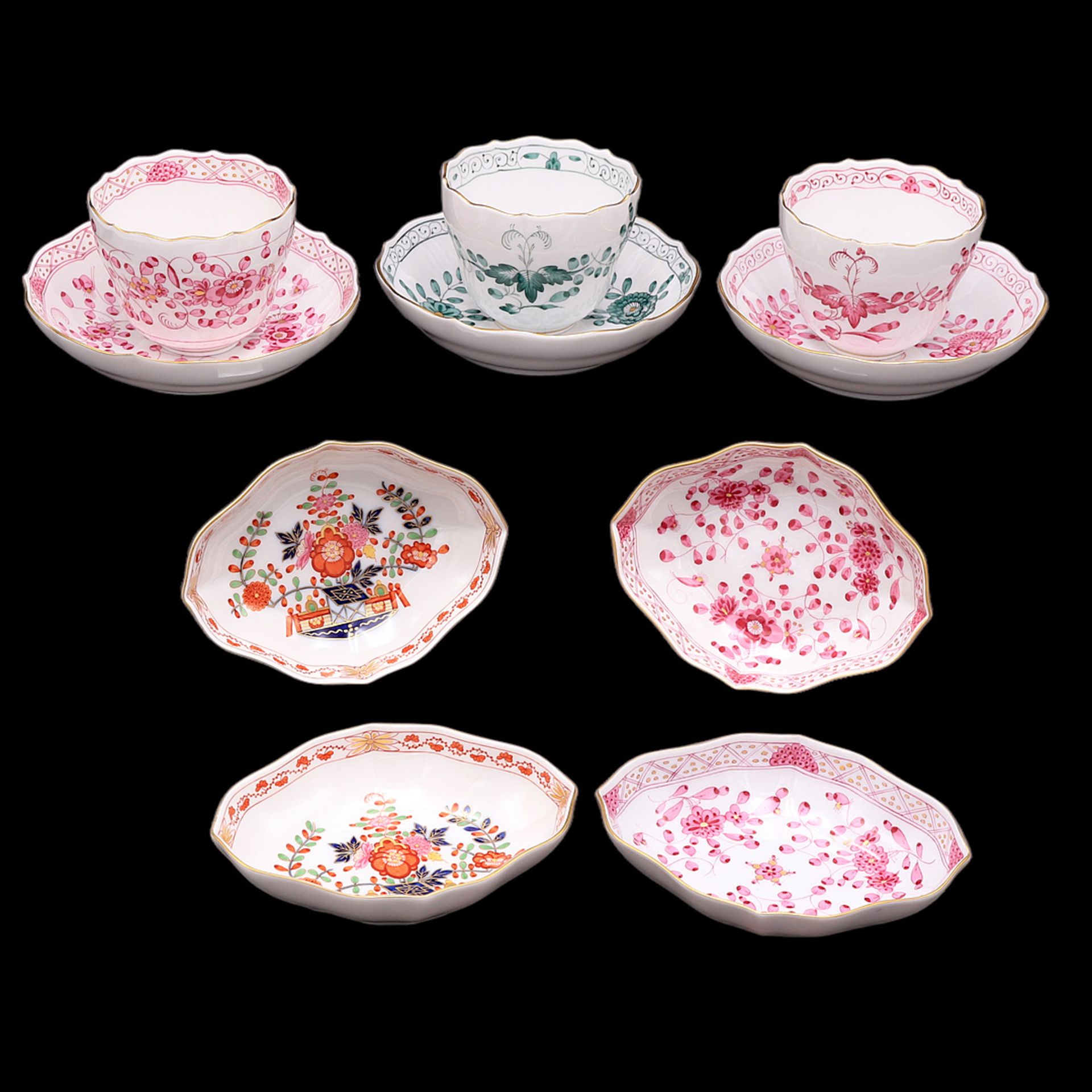 Three Meissen mocha cups and four bowls with Indian painting