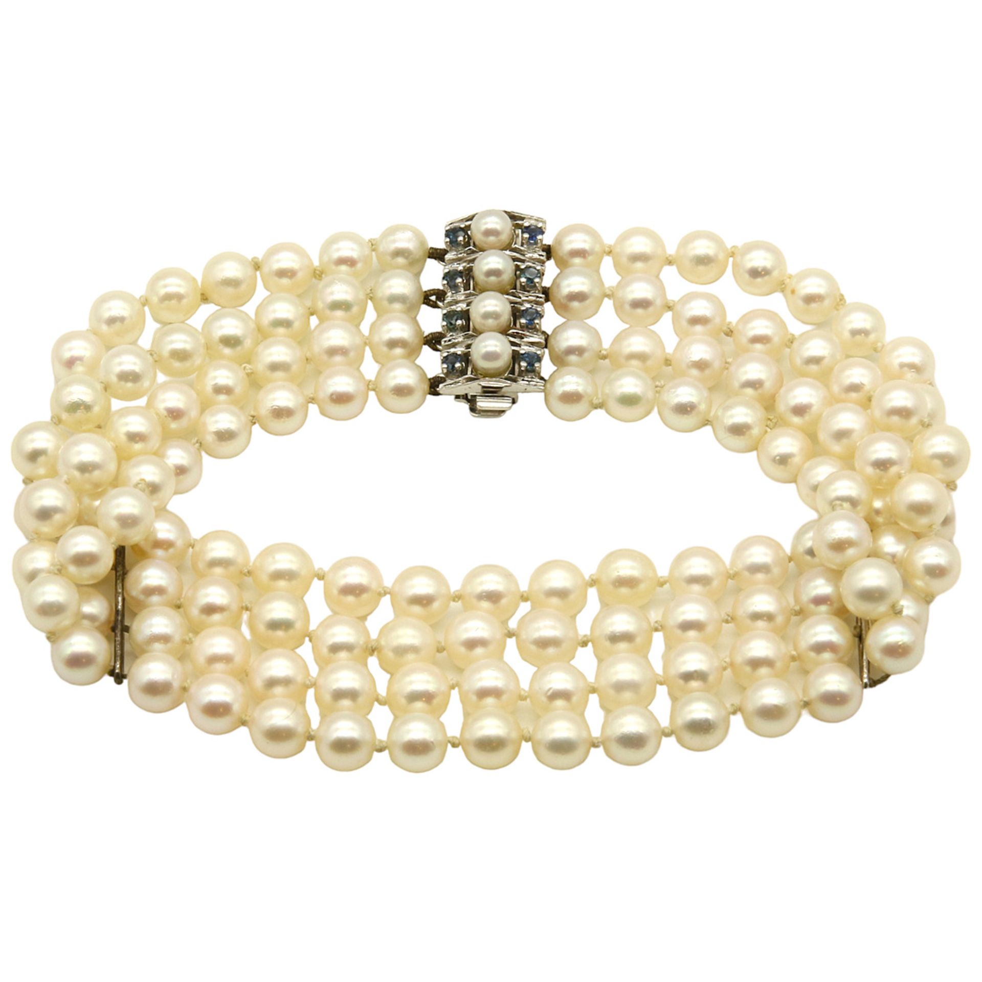 Four-row pearl bracelet with gold clasp