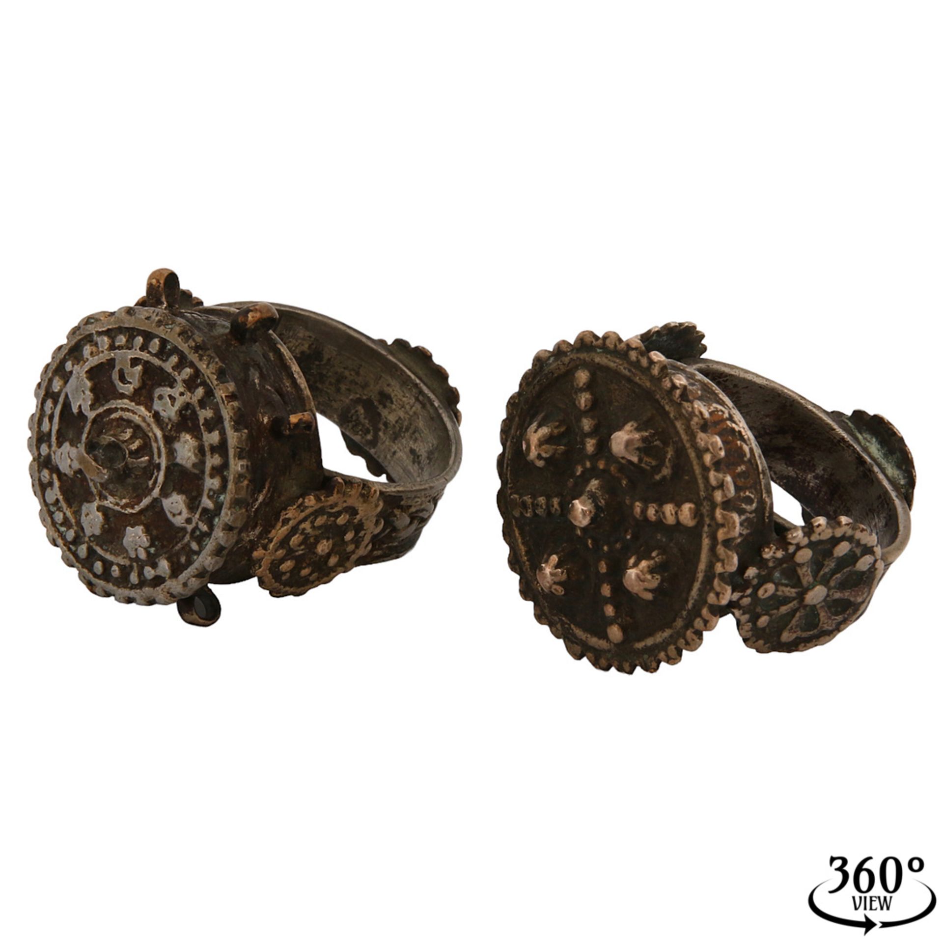 Pair of Jewish wedding rings, 19th century
