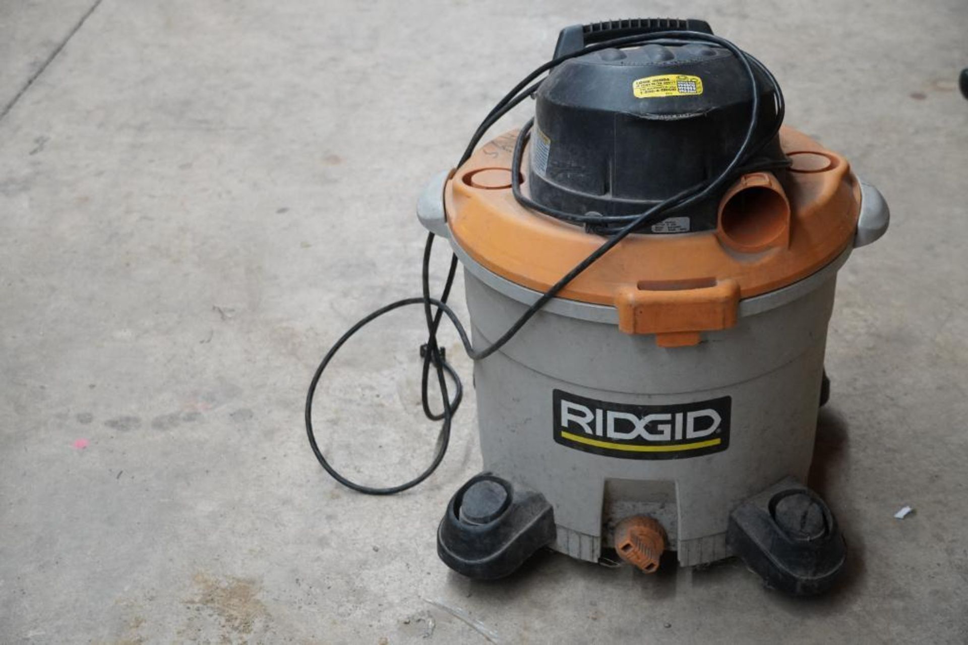 Cellulose Insulation Blower and Ridgid Shop Vac - Image 10 of 10
