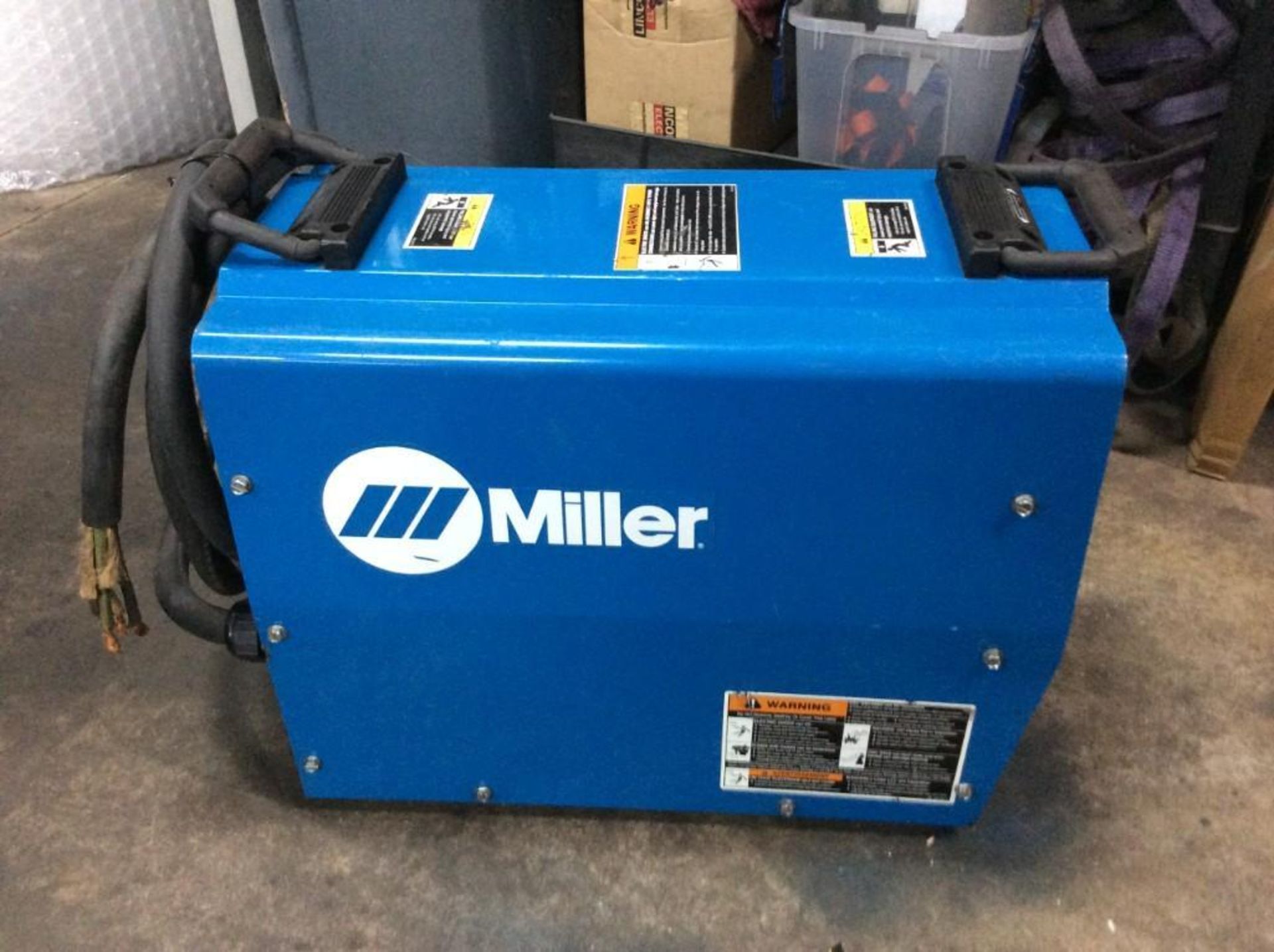 Miller XMT 304 Welder