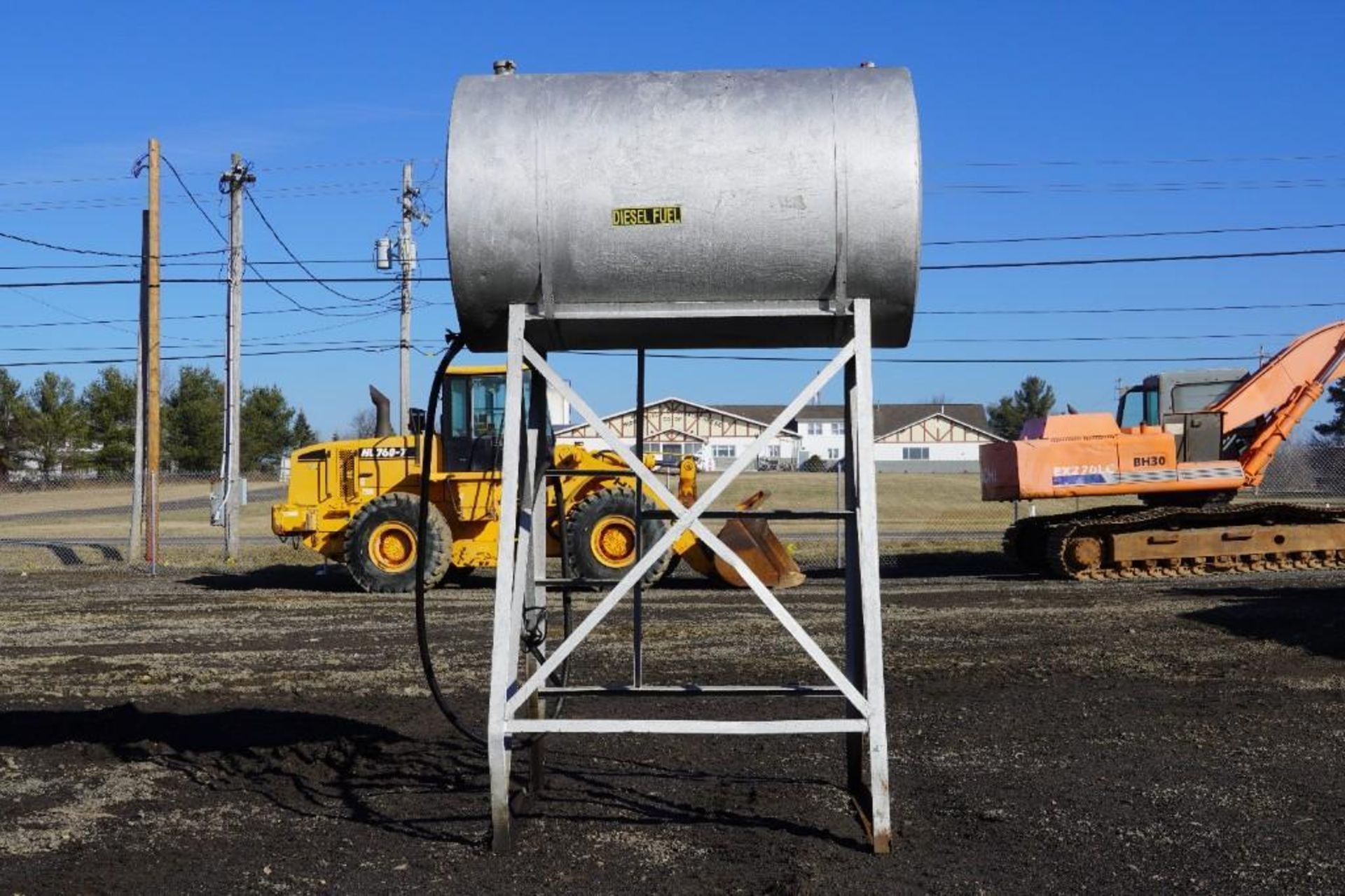 Fuel Tank on Stand - Image 4 of 7