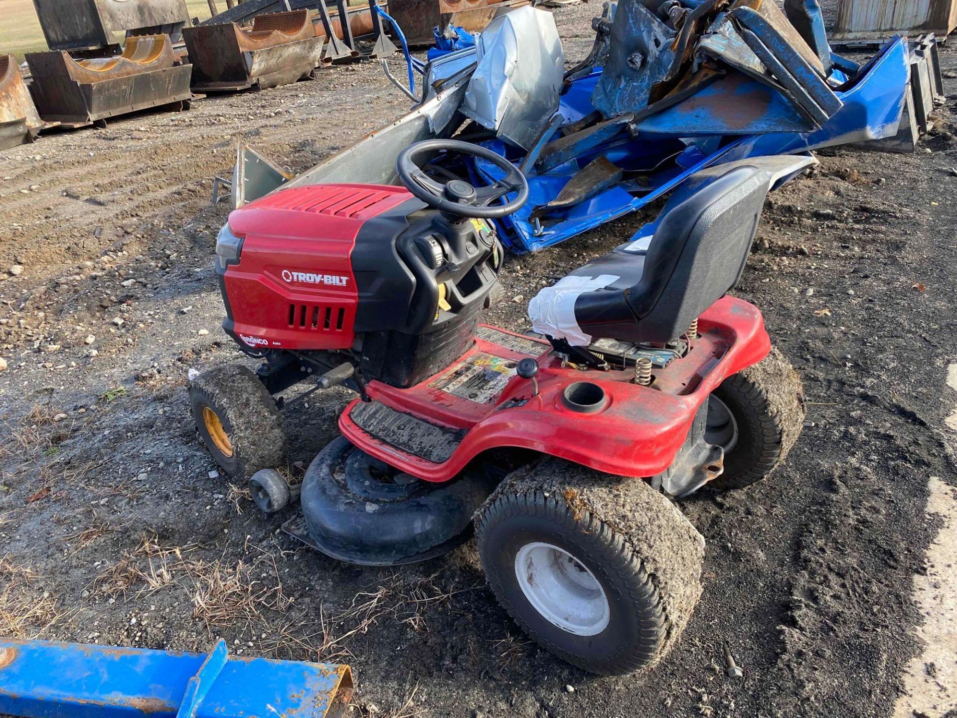 Troy Bilt Riding Mower - Image 6 of 8