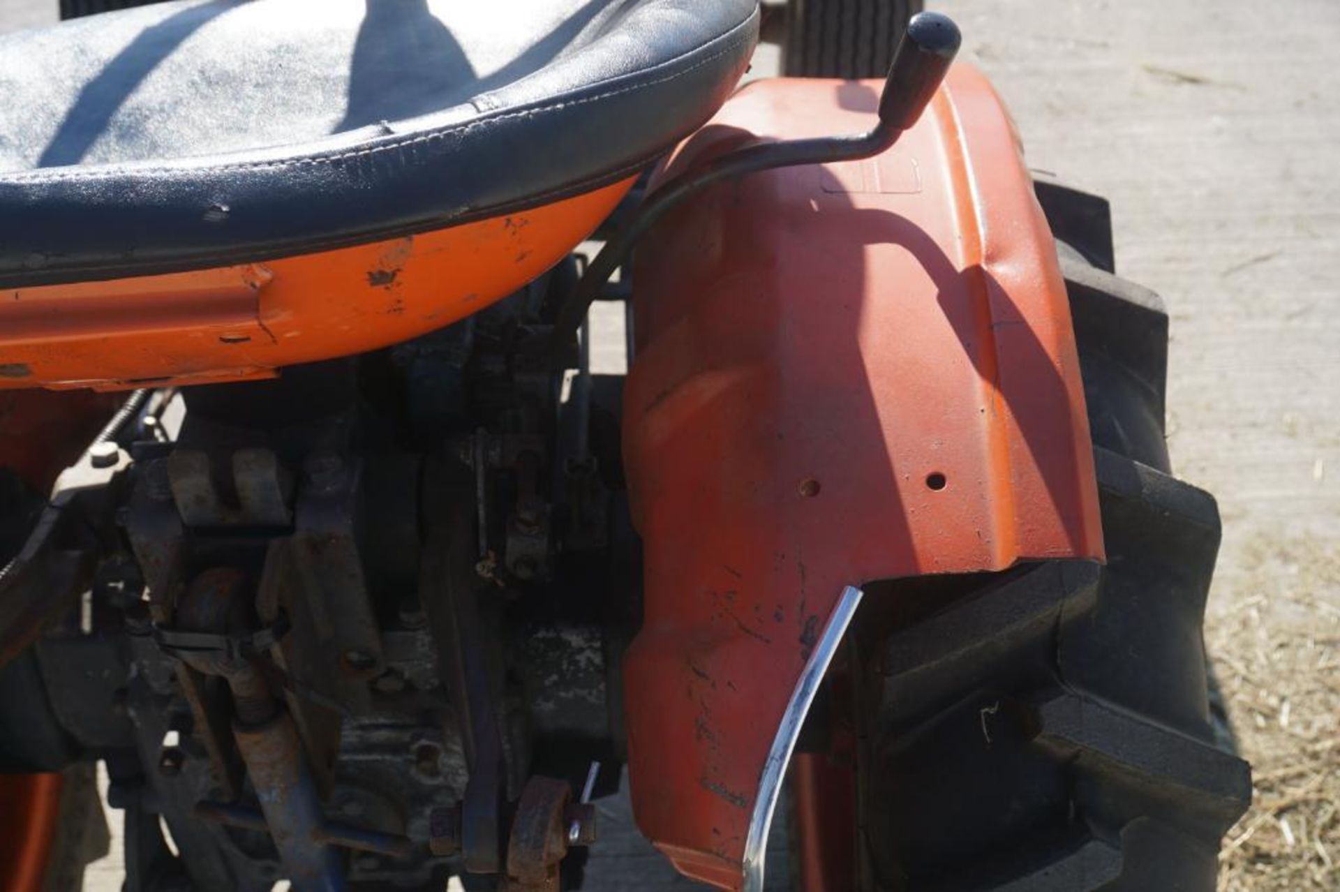 Kubota B6000E Tractor - Image 27 of 40