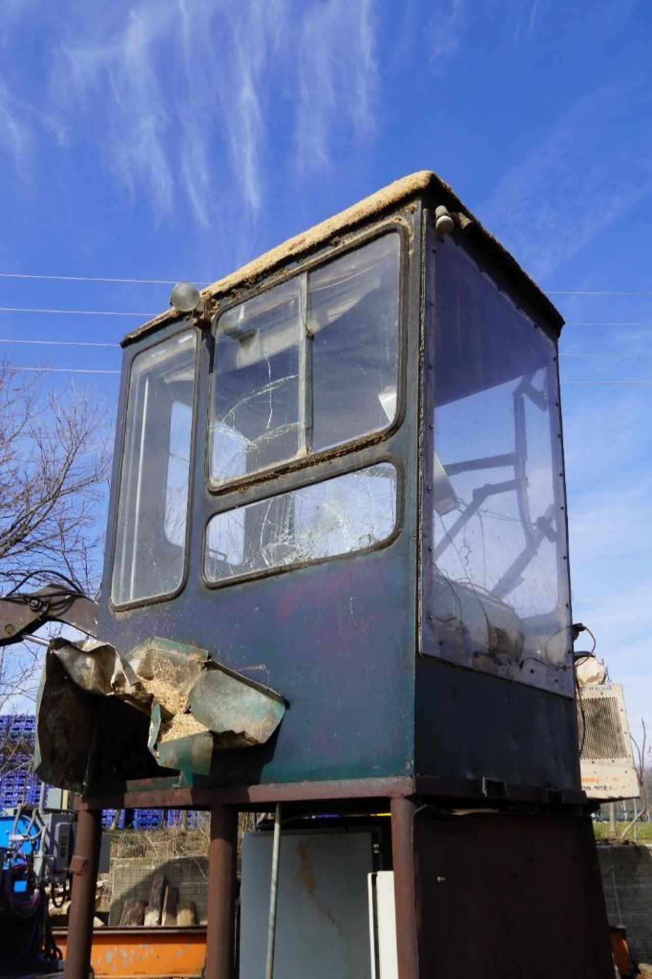 Operator Cab with Controls - Image 6 of 18