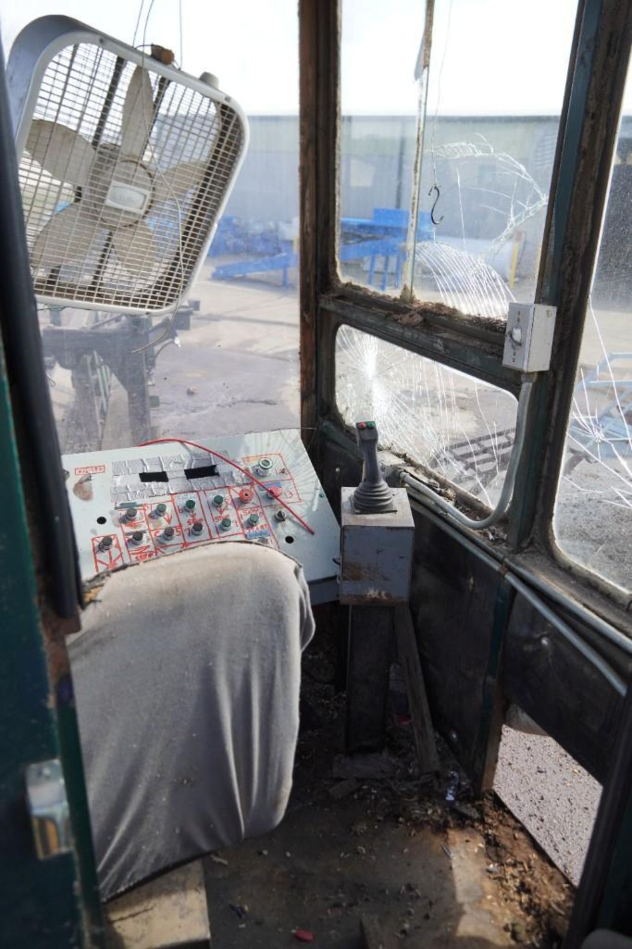 Operator Cab with Controls - Image 14 of 18