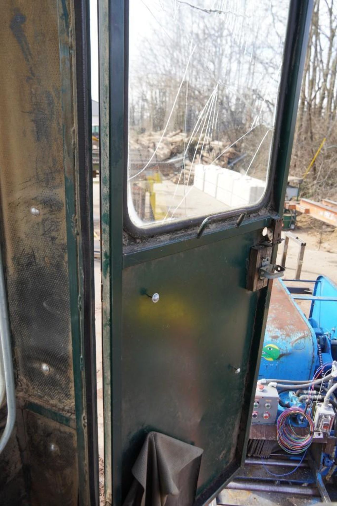 Operator Cab with Controls - Image 18 of 18