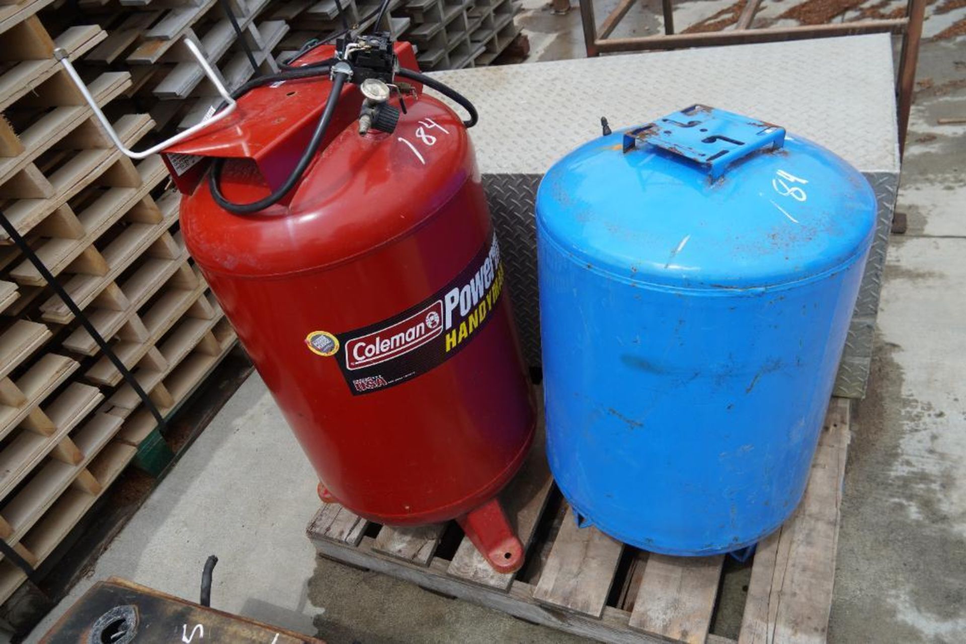 Truck Box and Air Tanks - Image 3 of 8