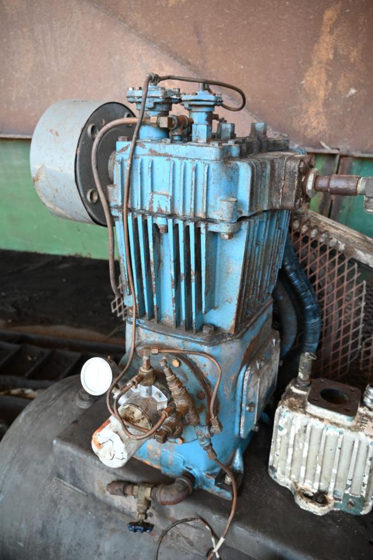 Air Compressor - Image 9 of 10