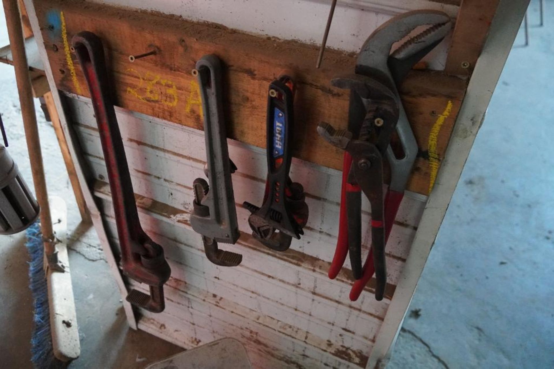 Pipe Wrenches and Pliers - Image 2 of 6