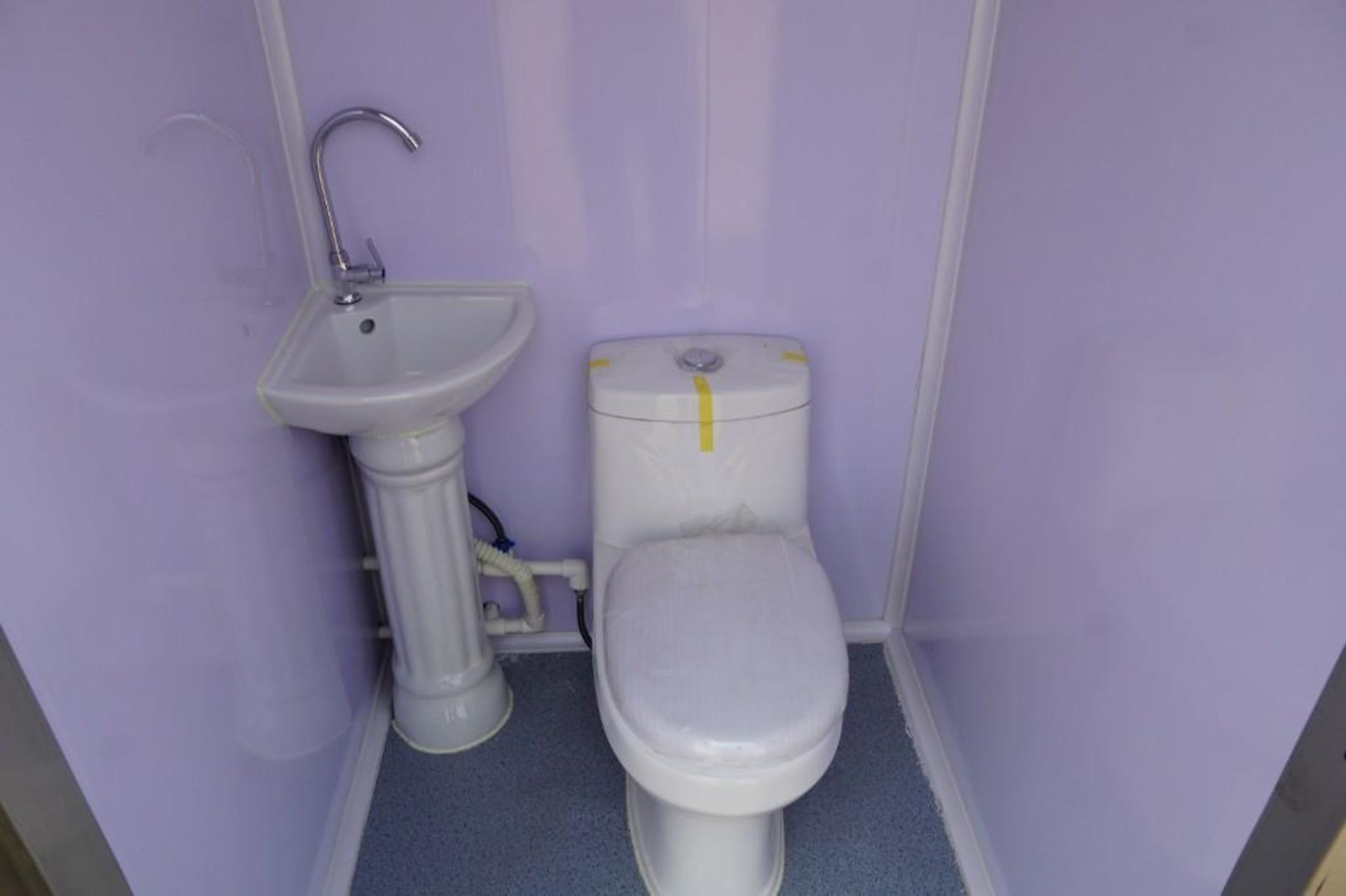 New Diggit Portable Toilet - Image 10 of 12