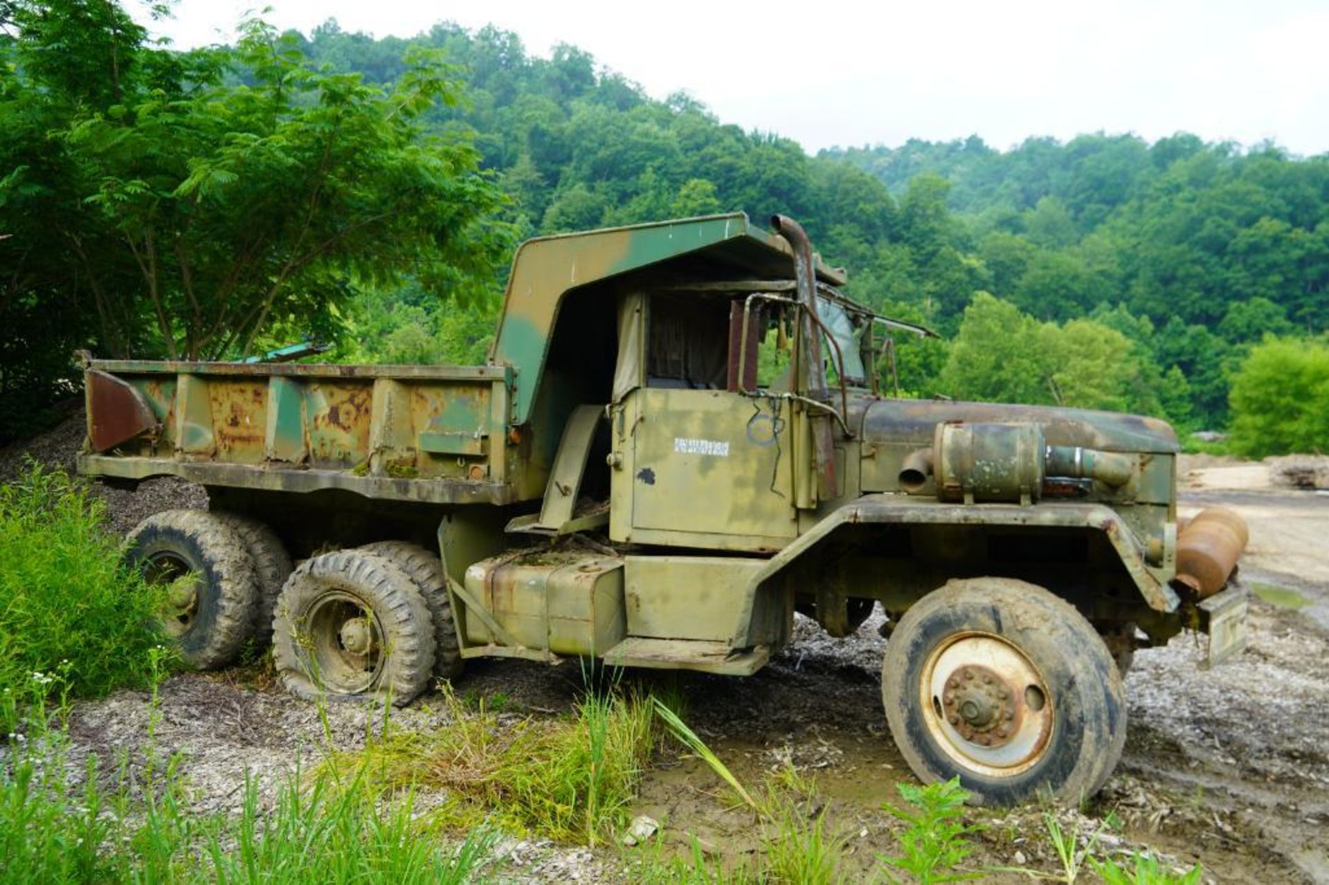 Military 6 x 6 Dump Truck - Image 5 of 50