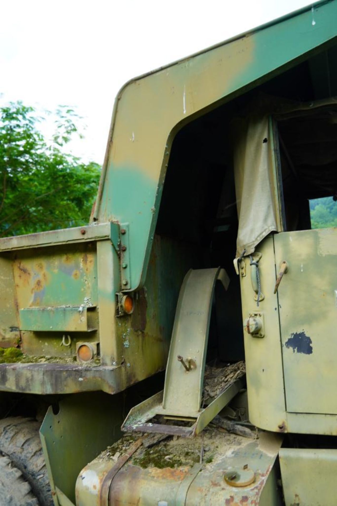 Military 6 x 6 Dump Truck - Image 11 of 50